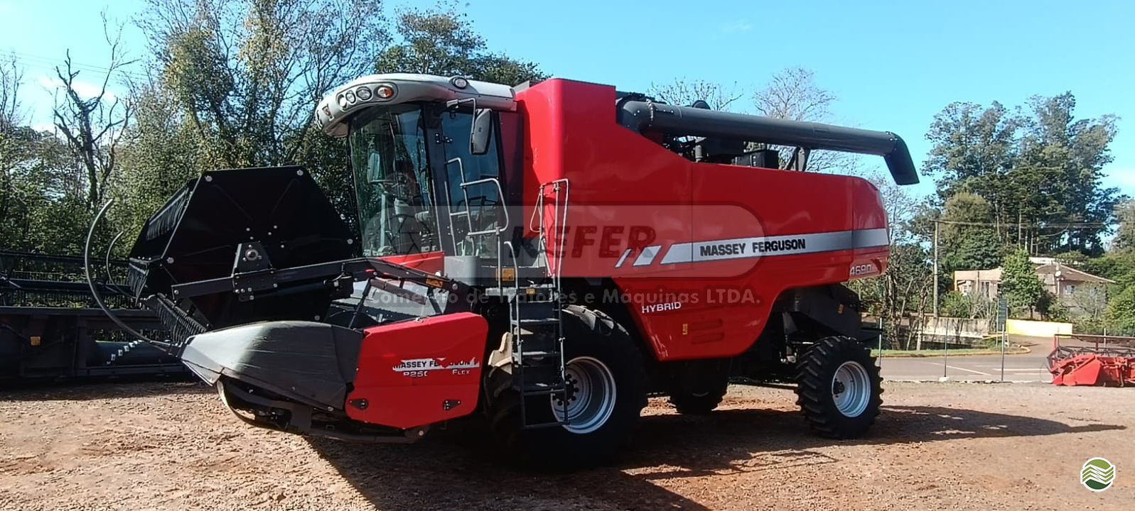 COLHEITADEIRA MASSEY FERGUSON MF 4690 Kefer Tratores e Implementos CAMPINAS DO SUL RIO GRANDE DO SUL RS